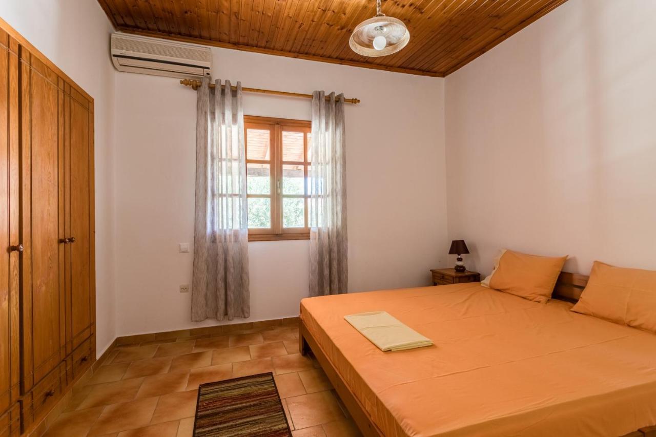 Sophia'S Apartment Stoupa Luaran gambar