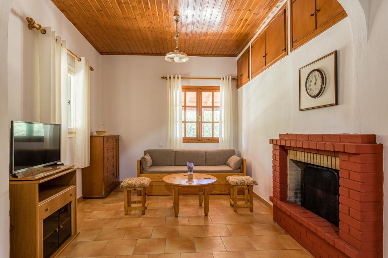 Sophia'S Apartment Stoupa Luaran gambar
