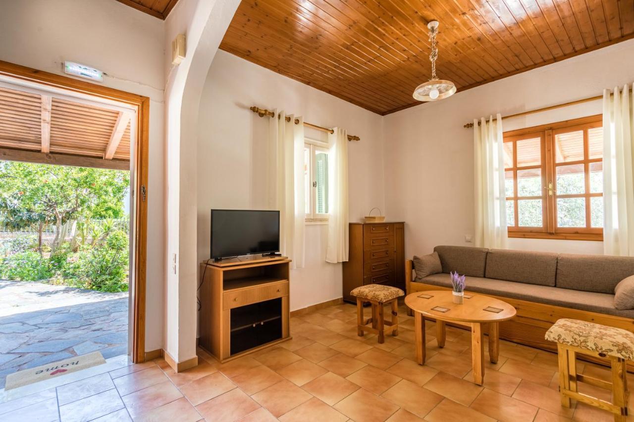 Sophia'S Apartment Stoupa Luaran gambar